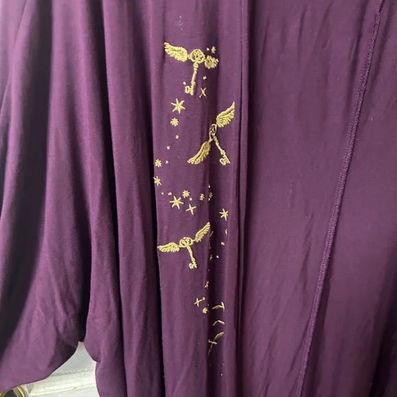 Torrid Purple Harry Potter Long Ruana Kimono with Gold Flying Keys Size 2 (20W) - Picture 2 of 5